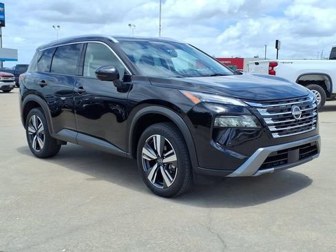 Used 2025 Nissan Rogue SL AWD/4WD image 3