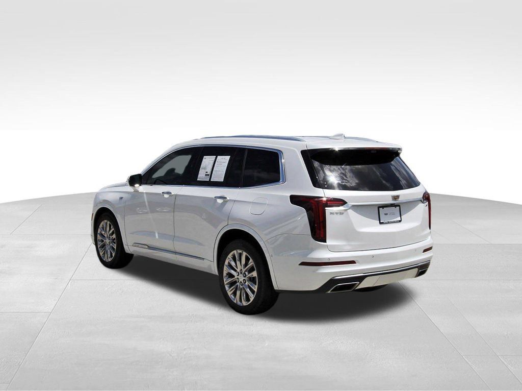 Certified 2023 Cadillac XT6 Premium Luxury w/ Technology Package FWD image 3