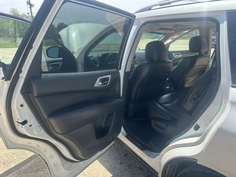 Used 2014 Nissan Pathfinder SL w/ SL Premium Package AWD/4WD image 10