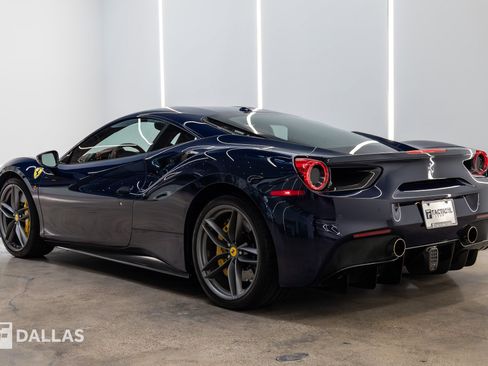 Used 2017 Ferrari 488 GTB RWD image 8