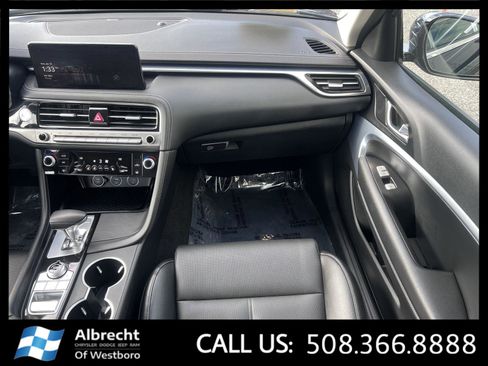 Used 2025 Genesis G70 2.5T image 22