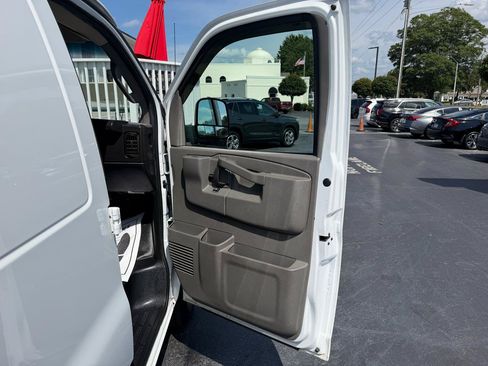 Used 2022 Chevrolet Express 2500 w/ Driver Convenience Package RWD image 22