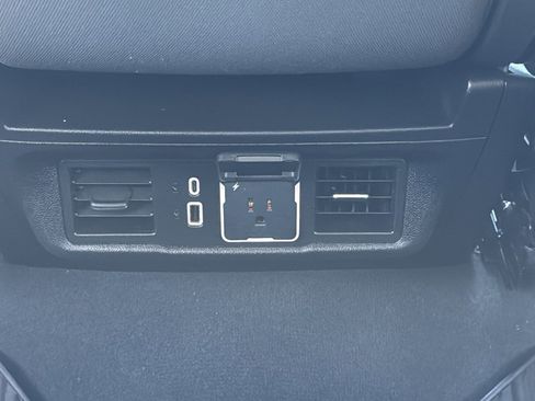 Used 2025 Chevrolet Silverado 1500 LT image 15