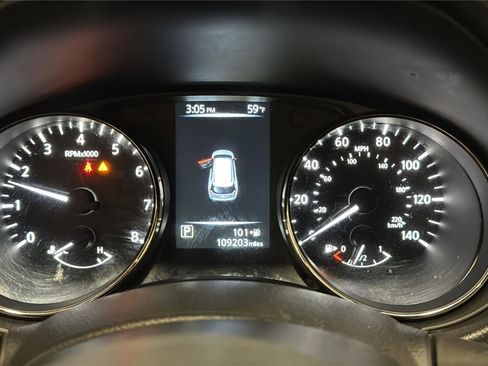 Used 2017 Nissan Rogue SV image 15