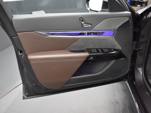 Used 2024 BMW i7 eDrive50 RWD image 5