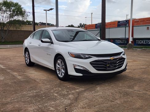 Used 2025 Chevrolet Malibu LT FWD image 4