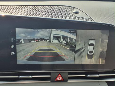 Used 2024 Hyundai Elantra Limited FWD image 4