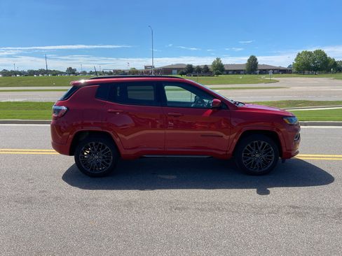 Certified 2022 Jeep Compass Limited image 12