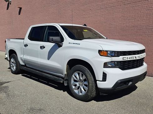 Used 2022 Chevrolet Silverado 1500 Custom w/ Safety Confidence Package AWD/4WD image 3