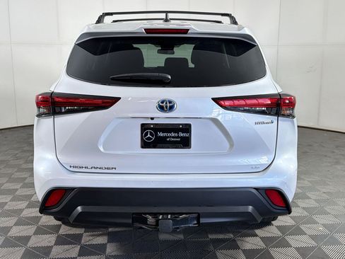 Used 2022 Toyota Highlander LE AWD/4WD image 10