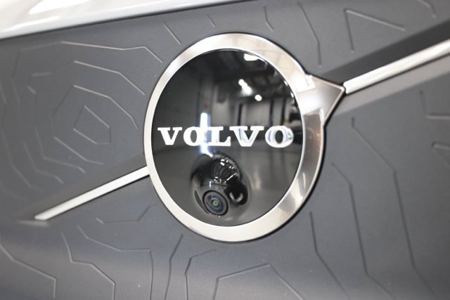 Used 2026 Volvo EX30 Cross Country Ultra w/ Protection Package Premier AWD/4WD image 4
