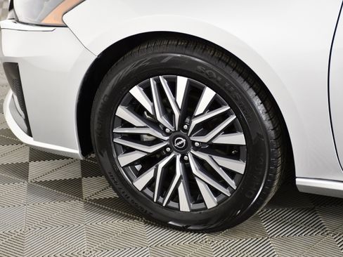 Used 2024 Nissan Altima 2.5 SV FWD image 51