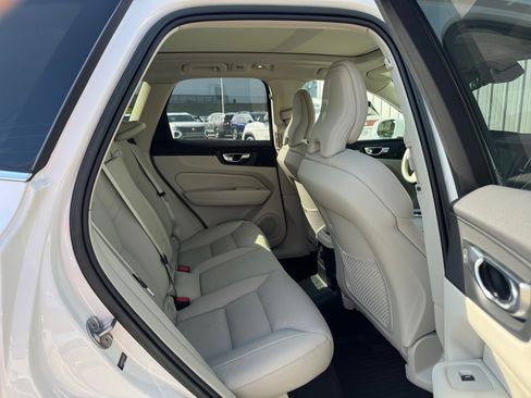 Certified 2023 Volvo XC60 T8 Plus w/ Climate Package AWD/4WD image 29