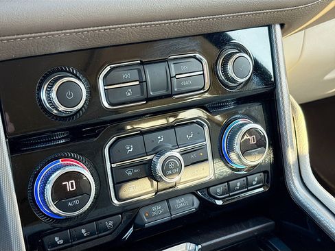 Used 2022 GMC Yukon Denali image 36