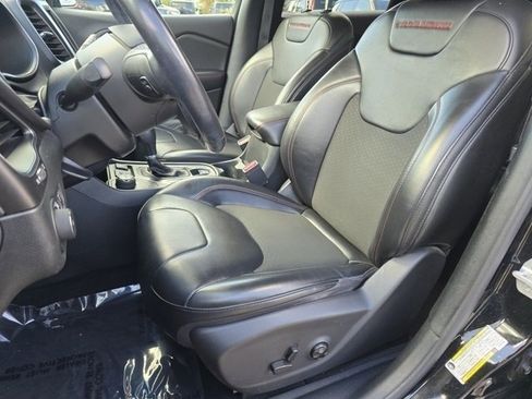 Used 2020 Jeep Cherokee Trailhawk w/ Cold Weather Group image 4