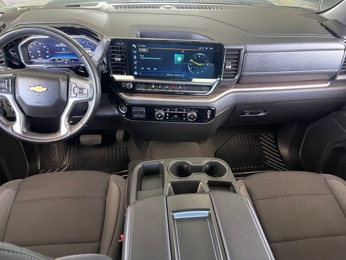 Used 2024 Chevrolet Silverado 2500 LT AWD/4WD image 12