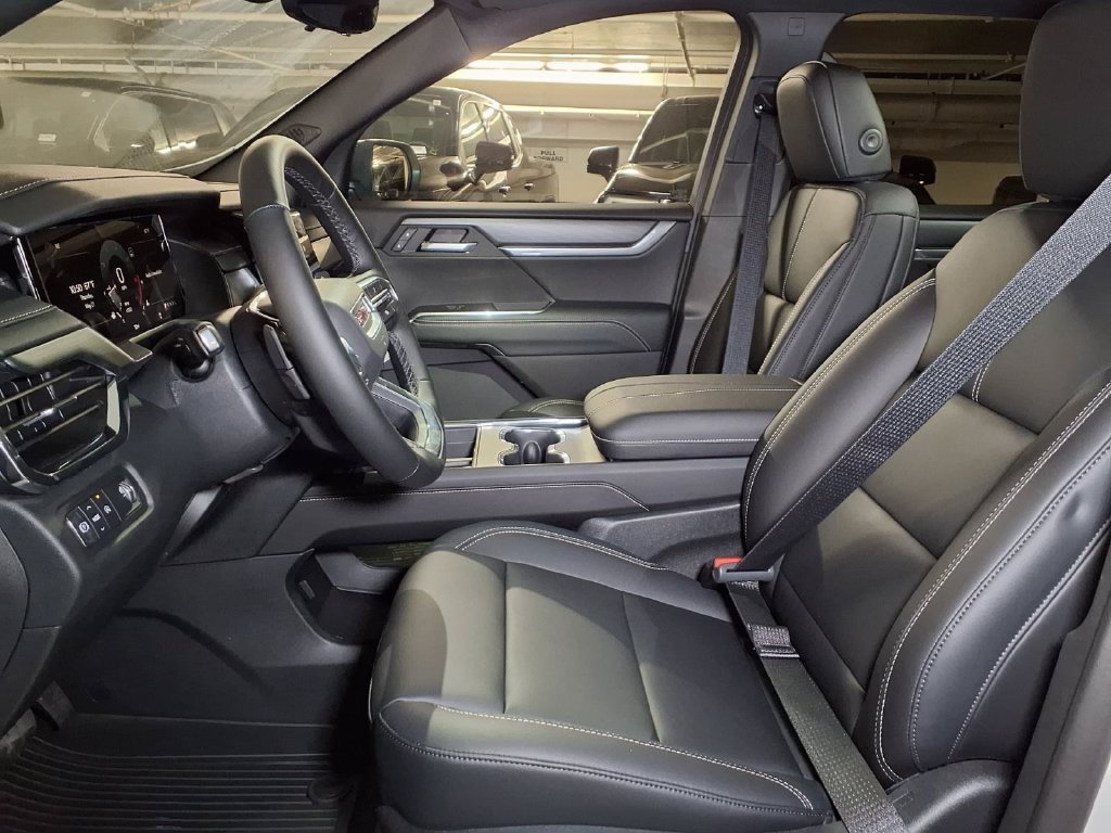 Used 2026 GMC Acadia Elevation w/ Black Edition FWD image 13