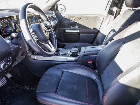 Used 2021 Mercedes-Benz GLB 250 4MATIC image 5