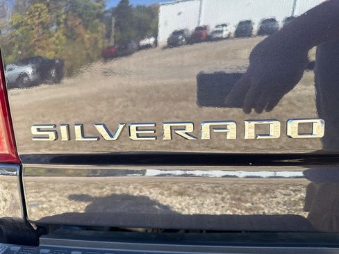 Used 2024 Chevrolet Silverado 2500 Custom w/ Custom Value Package image 36