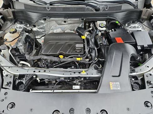 Used 2025 Chevrolet Trax RS w/ Driver Confidence Package FWD image 12