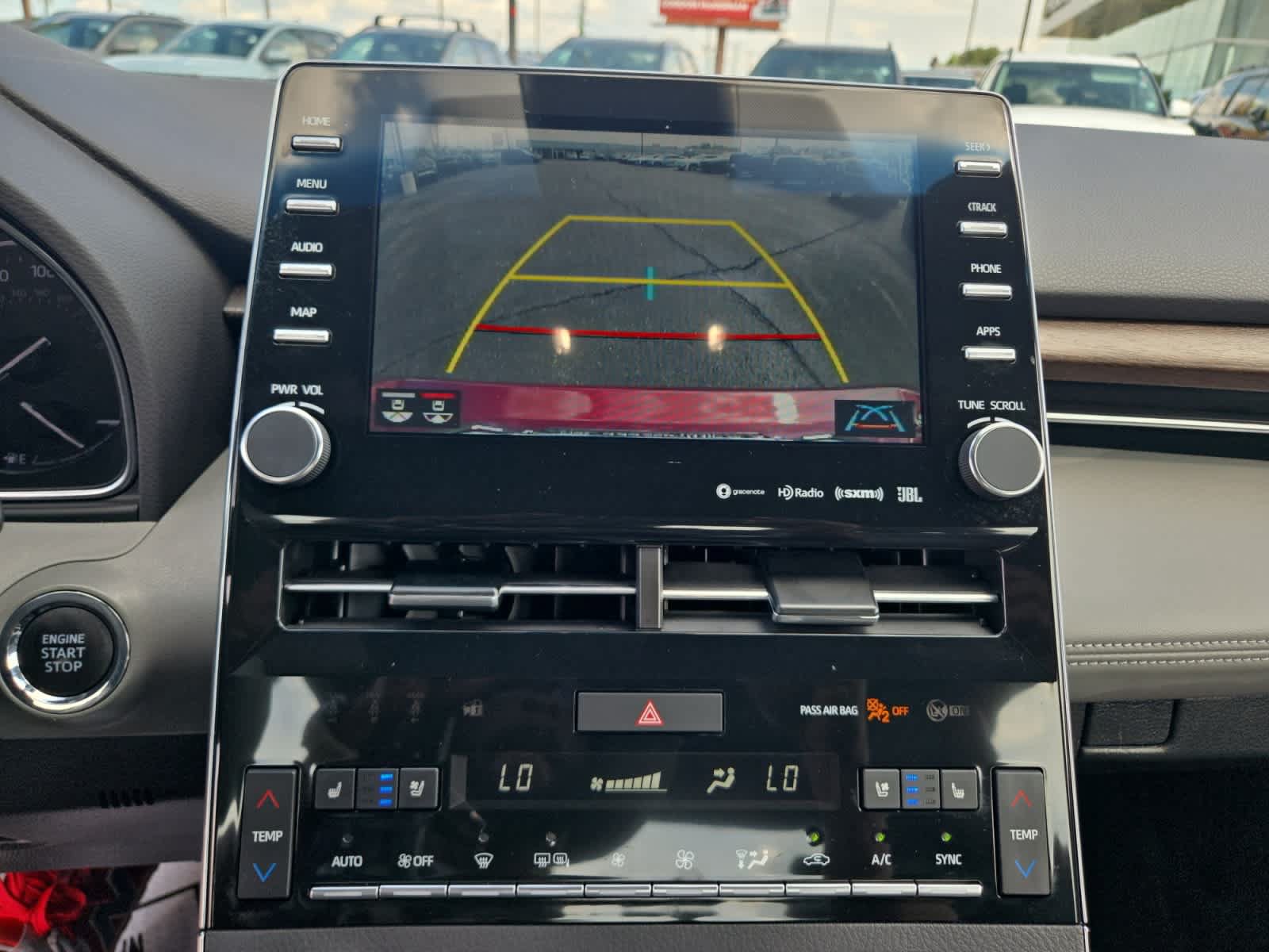 Used 2022 Toyota Avalon Limited FWD image 18