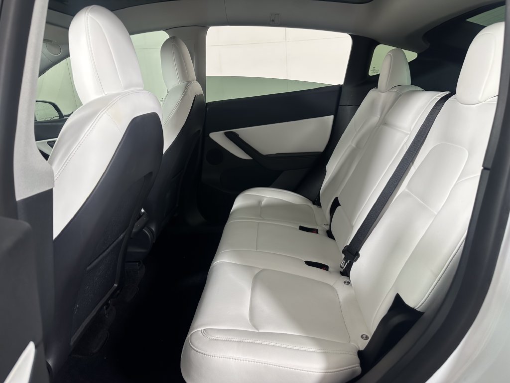 Used 2021 Tesla Model Y Long Range AWD/4WD image 22