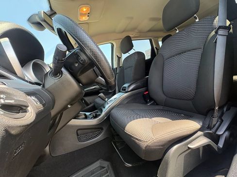 Used 2020 Dodge Journey SE FWD image 12