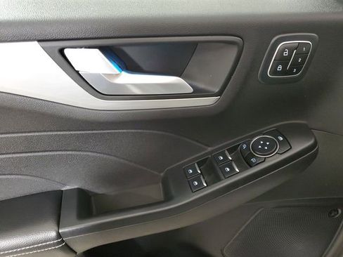 Used 2023 Ford Escape Platinum w/ Premium Technology Package image 21