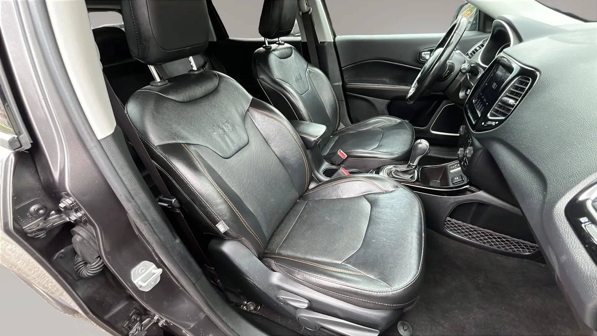 Used 2020 Jeep Compass Limited FWD image 17