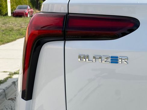 Used 2024 Chevrolet Blazer EV LT image 27