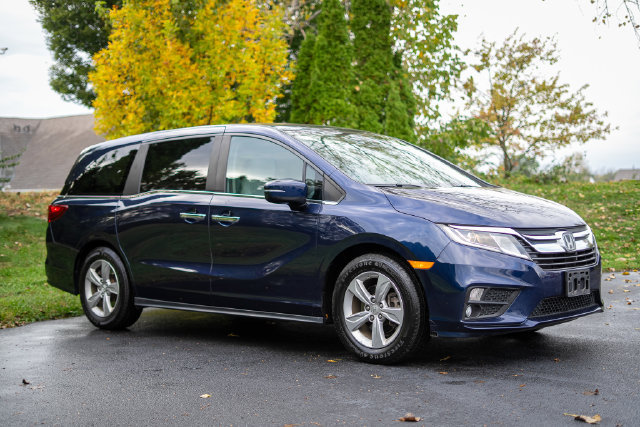 Used 2018 Honda Odyssey EX image 3