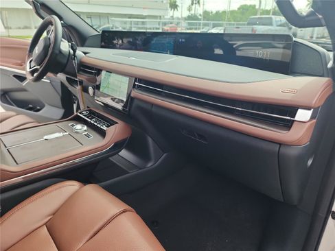 New 2026 Lincoln Navigator Reserve AWD/4WD image 26