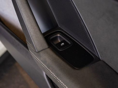 Certified 2024 Porsche 911 Carrera GTS RWD image 34