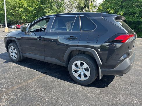 Used 2023 Toyota RAV4 LE FWD image 5