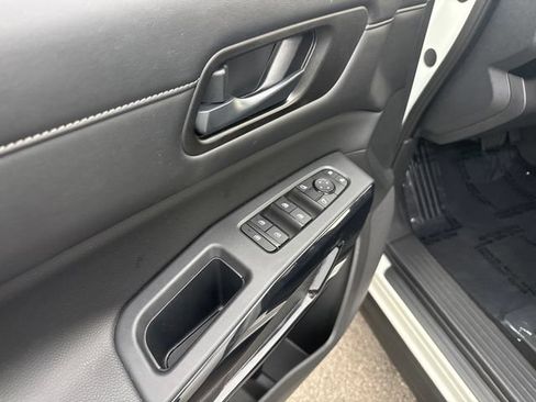 Certified 2023 Nissan Pathfinder SV AWD/4WD image 12