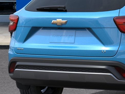 New 2026 Chevrolet Trax LT w/ Driver Confidence Package FWD image 38