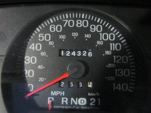 Used 2005 Ford Crown Victoria Police Interceptor image 37