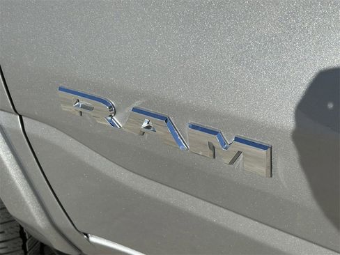 Used 2025 RAM 1500 Laramie w/ Laramie Southwest Edition image 16