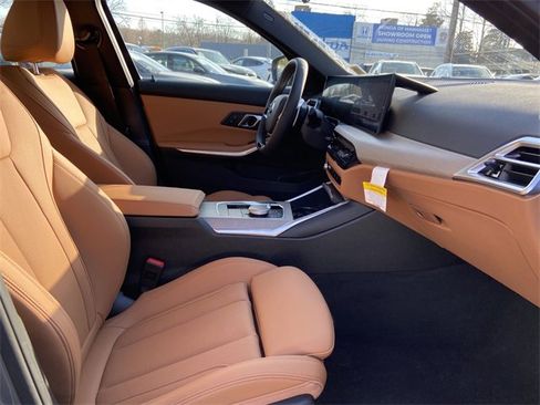 Used 2025 BMW 330i xDrive Sedan w/ Convenience Package image 24
