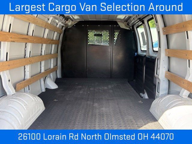 Used 2025 GMC Savana 2500 w/ Driver Convenience Package RWD image 8