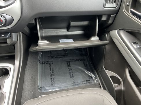 Used 2022 Chevrolet Colorado LT w/ LT Convenience Package image 32