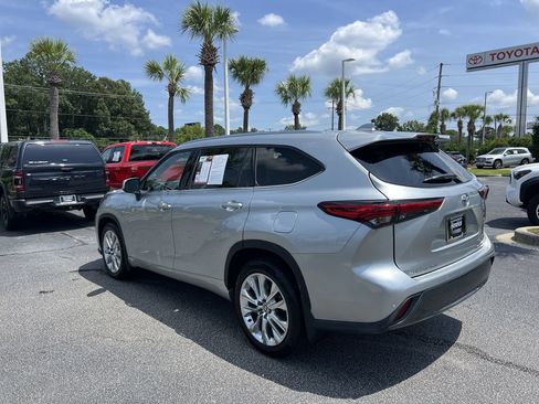 Used 2020 Toyota Highlander Limited AWD/4WD image 8