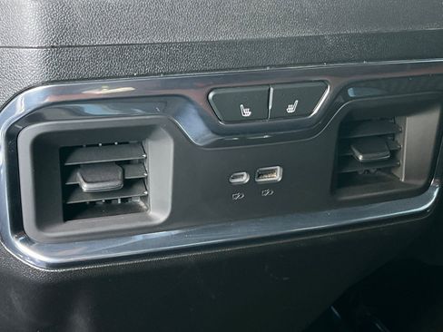 Used 2024 GMC Sierra 2500 Denali Ultimate image 16