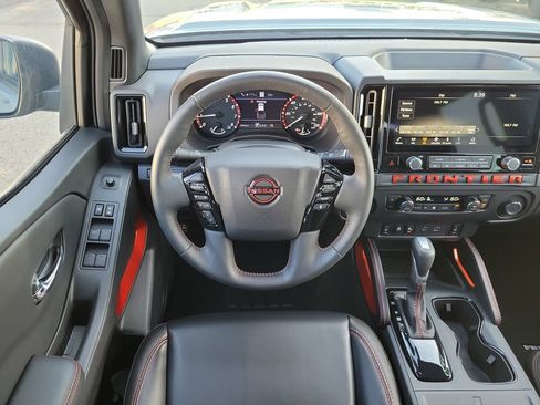 Used 2025 Nissan Frontier Pro-X w/ Pro Premium Package RWD image 12