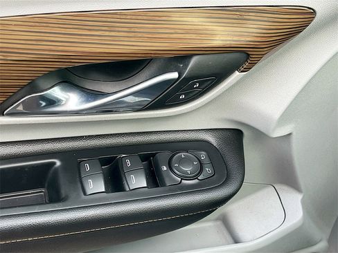 Used 2018 GMC Terrain SLE w/ Driver Convenience Package image 17