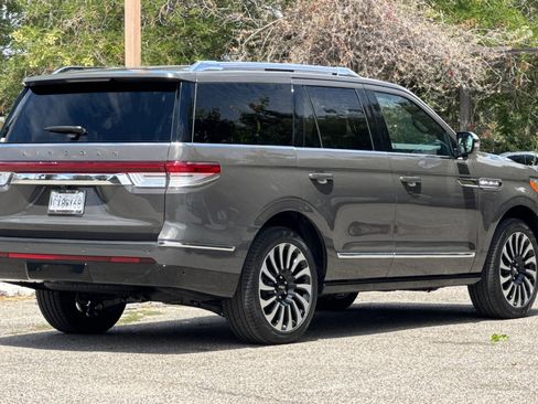 Used 2024 Lincoln Navigator Black Label image 4