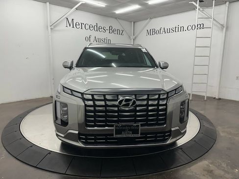 Used 2025 Hyundai Palisade Calligraphy FWD image 2