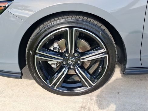 Used 2025 Honda Accord Sport image 3