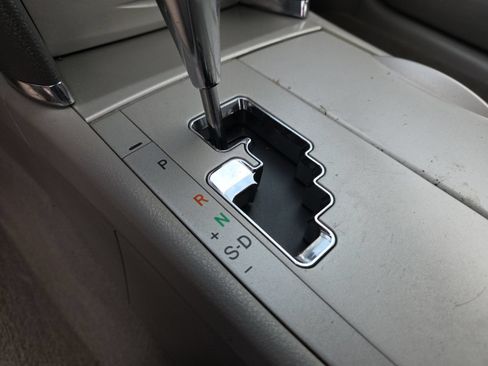 Used 2011 Toyota Camry LE w/ LE Extra-Value Pkg FWD image 26