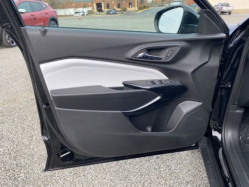 New 2026 Chevrolet Trax LT w/ Driver Confidence Package image 9